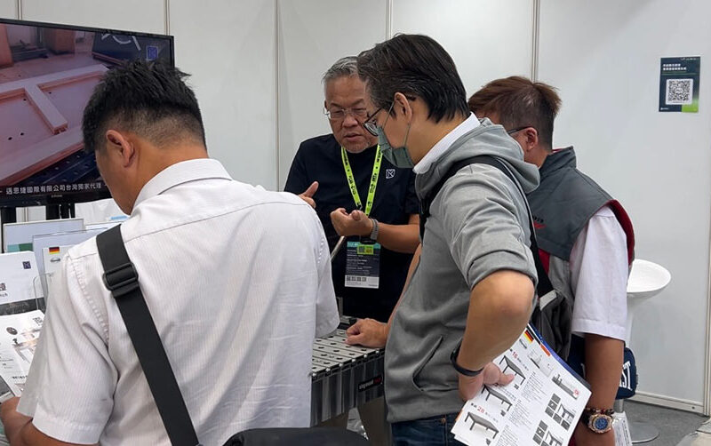 2025台灣國際五金工業展|來賓參觀德國力格曼簡易型工作檯